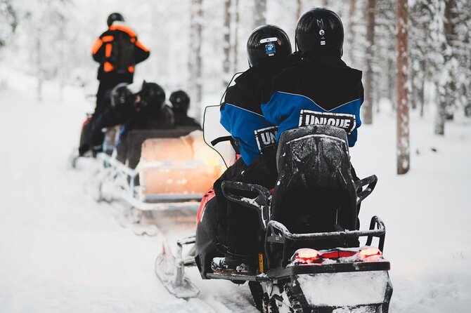 1 Hour Easy Snowmobile Safari in Levi - Meeting at noon and getting ready