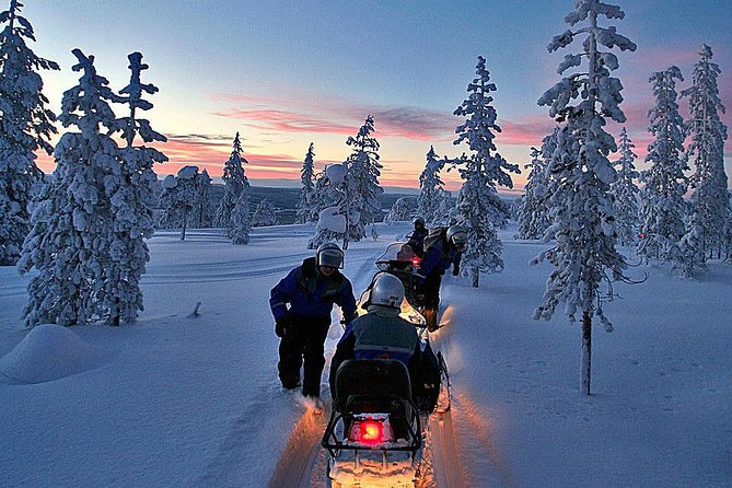 3-h Northern Light Safari by Snowmobiles From Levi - Warm clothing makes a real difference
