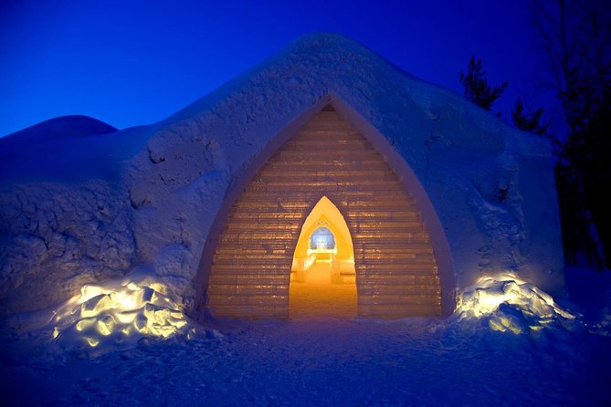 Arctic Snow Castle Visit with Lappish Dinner - Small Group Tour - Eating a three-course Arctic dinner