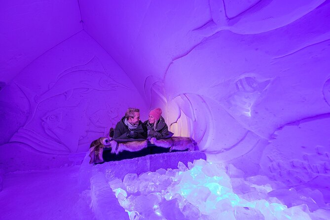 ARCTIC SNOWHOTEL the biggest in Europe - Entering the ice rooms