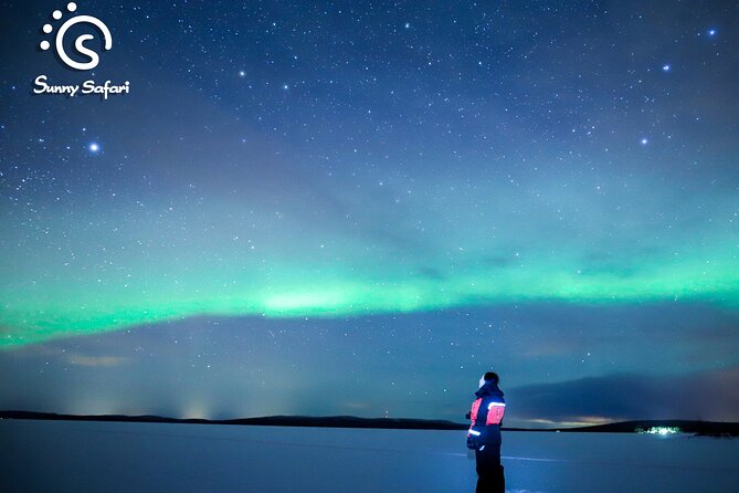 Aurora Borealis Trip in Lapland Lakeside - Campfire sausages and warm berry juice