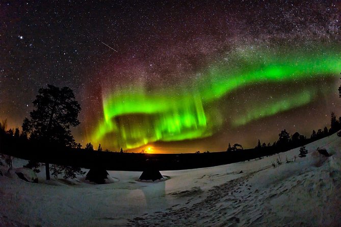 Auroras in Saariselkä – Northern Lights Photo Tour by Car and on Foot - Fire, hot chocolate, and a simple Lapland meal