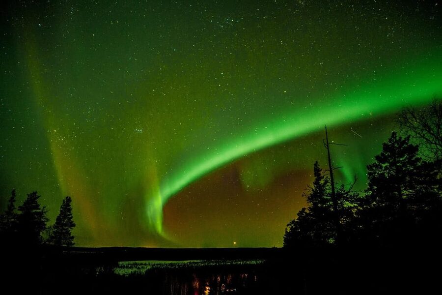 Auroras Northern Lights in Saariselka - Winter clothing before you head into the forest
