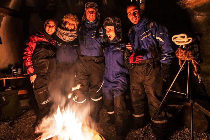 Auroras - Northern Lights Tours by Aurora Experts - Rovaniemi - Waiting under the northern sky
