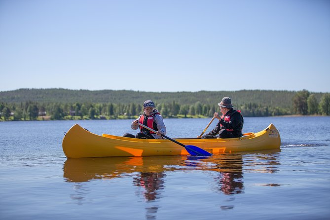 Authentic Reindeer Farm and Canoe Experience from Rovaniemi - Learning the canoe basics beside the farm