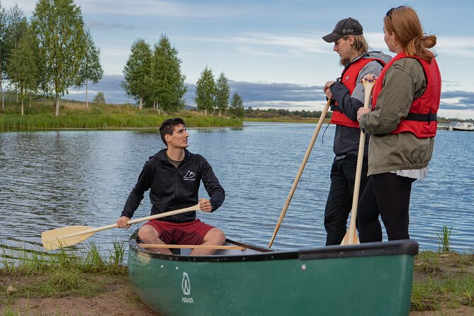 Canoe Trip in Lapland from Rovaniemi - The shore break with pastries and hot drinks