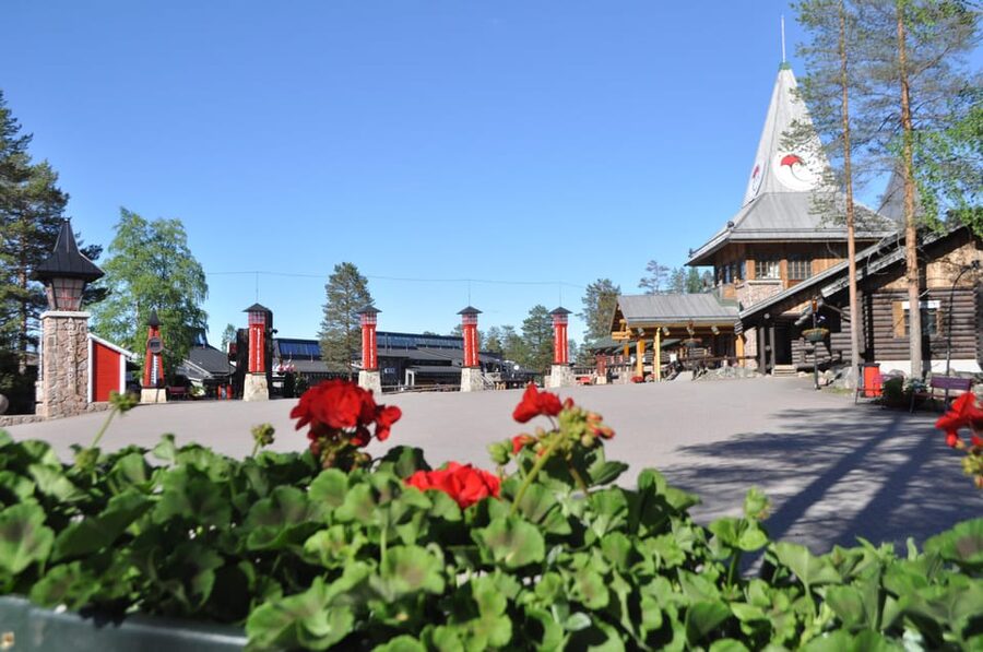 City tour and Santa Claus village visit in Lapland - Should you book the Rovaniemi city and Santa tour?