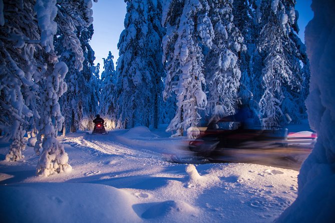 Evening Escape - Snowmobile safari and campfire in Rovaniemi - Warm clothing and comfort at minus temperatures