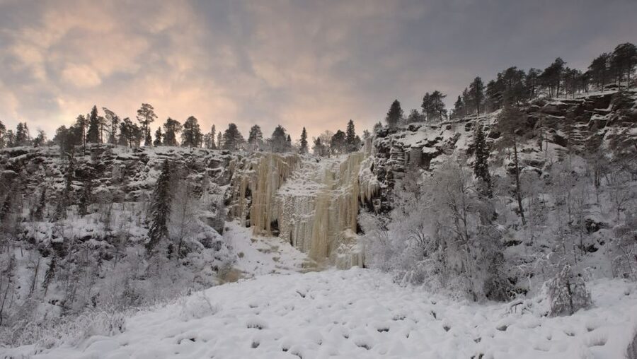 From Rovaniemi: Korouoma Frozen Waterfalls Small-Group Hike - Meeting the frozen waterfalls