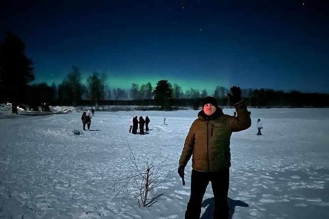 From Rovaniemi: Northern Lights Tour with Campfire Snacks - Sausages, rice pies, and a warm Finnish pause