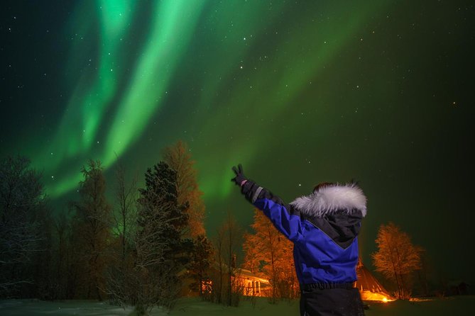 From Saariselkä: Northern lights tour to Lake Inari, incl. dinner - Lake Inari, far from city lights
