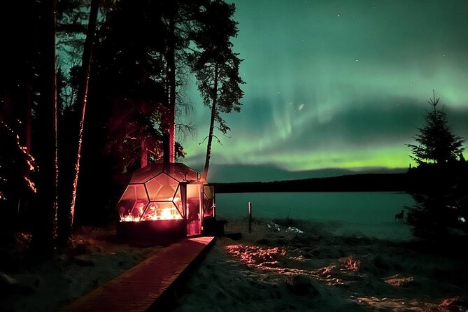 Glass Igloo Campfire Dinner under Northern Lights - A glass igloo dinner with real Arctic atmosphere