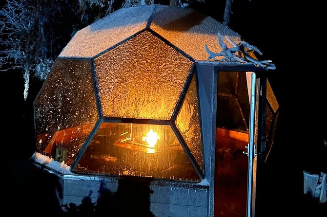 Glass Igloo Campfire Dinner under Northern Lights - Why the private format matters