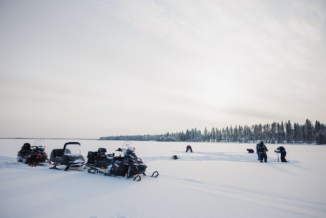 Ice Fishing and Snowmobile Safari Combo in Lapland - From Rovaniemi to the frozen lake