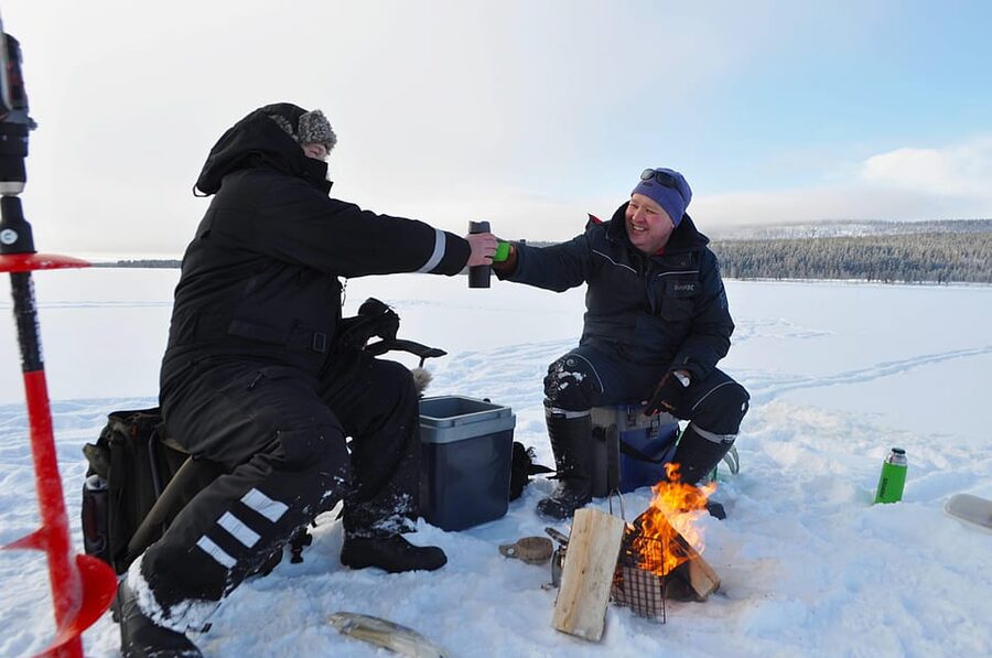 Ice fishing program in Lapland - From Arctic City Hotel to frozen Palojärvi