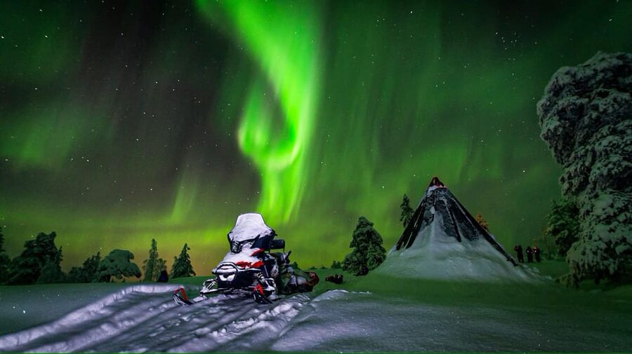 Inari: Northern Lights Hunt Snowmobile Safari - The guide shapes the whole evening