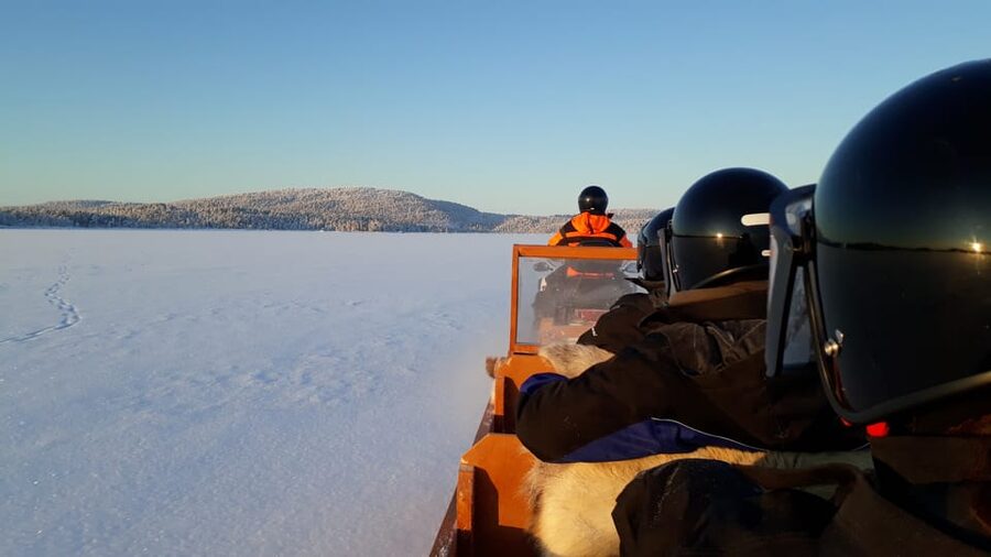 Ivalo: Ice Fishing Tour to Lake Inari, Reindeers & Lunch - Why Lake Inari makes a fine winter classroom