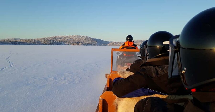 Ivalo: Ice Fishing Tour to Lake Inari, Reindeers & Lunch - From your Ivalo hotel to the village of Koppelo