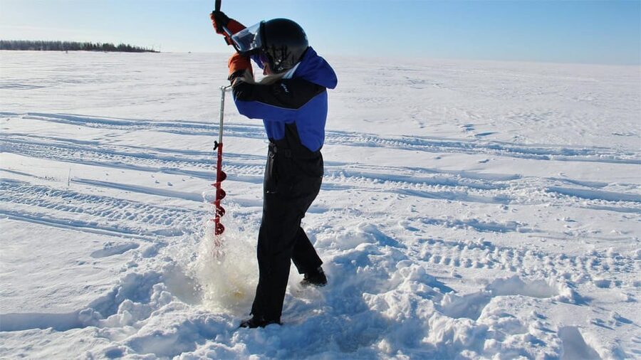 Kemi-Tornio: Ice Fishing Safari with Snowmobiles - Riding from Kemi into the frozen Bothnian Bay