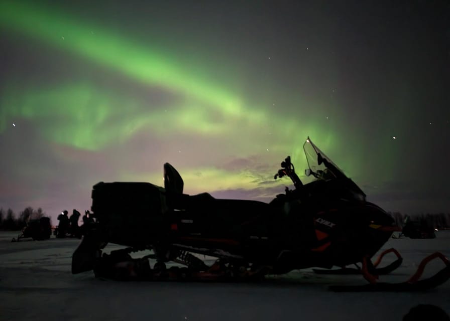 Kemi-Tornio: Night Safari on Snowmobiles - Sharing a snowmobile and taking turns