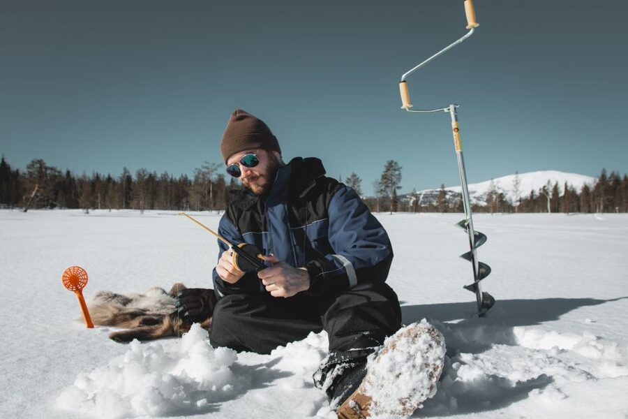 Levi: Finnish Ice Fishing Tour by Car - From Levi to a frozen lake in 2.5 hours