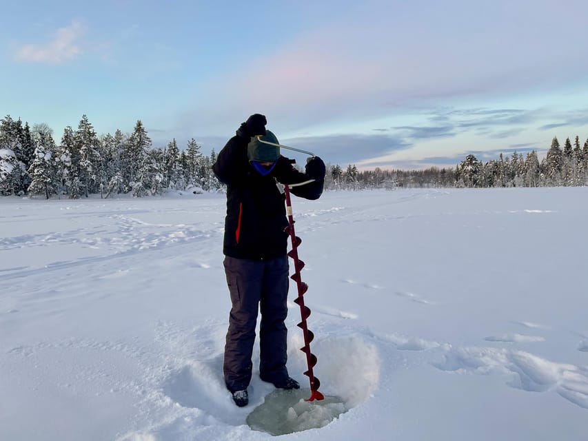 Levi: Ice Fishing Trip in a small group - Waiting for perch beneath the ice