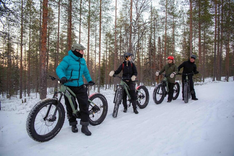 Levi: Reindeer Farm E-Fatbike Safari - Riding from Kelo Rental & Safaris into snowy Lapland