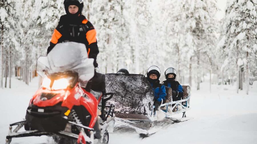 Levi: Snowmobile Safari to the Levi Nature - Leaving Levi for the frozen north