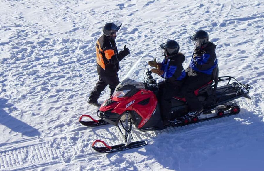 Levi: Snowmobile Safari to the Levi Nature - Hot berry juice and the rhythm of the tour