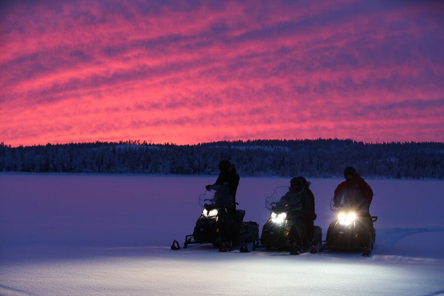 Levi: Snowmobile Tour to Snow Village - Timing the experience in Levi