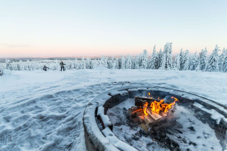 Levi: Snowshoe Adventure in the Wilderness - Meeting in Sirkka and riding out to the forest