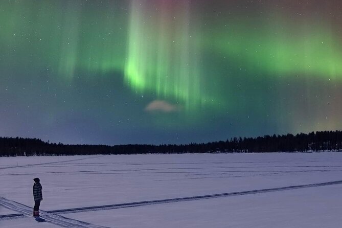 Northern Lights Adventure in the Wild with Campfire Treats - Homemade treats and a warm cabin