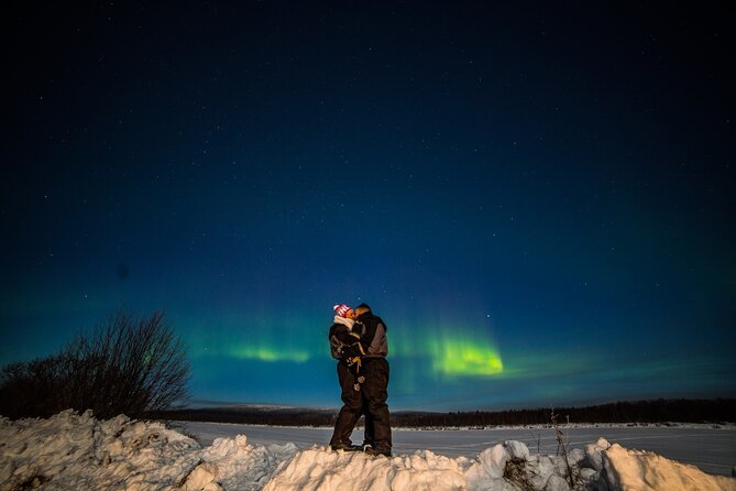 Northern Lights Hunt from Rovaniemi with Folk Tales and Snacks over Campfire - Language, group size, and guide quality