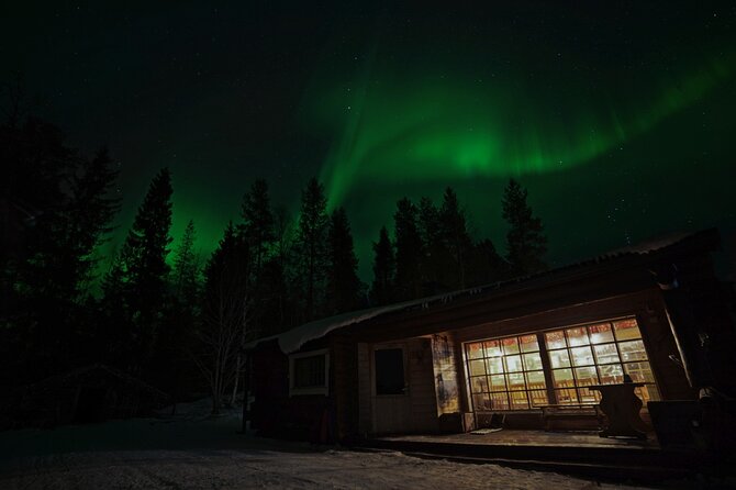 Northern Lights Hunting in Lappish old cottage - How weather affects the experience