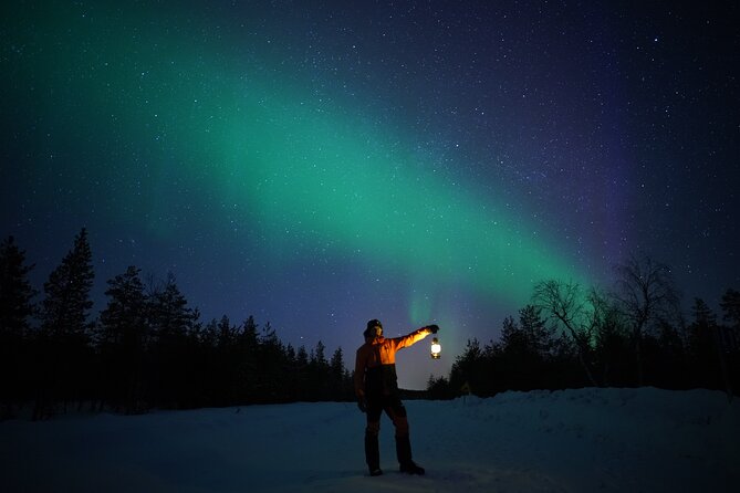 Northern Lights Hunting Photography Tour in Rovaniemi Finland - What your guide does while the sky changes