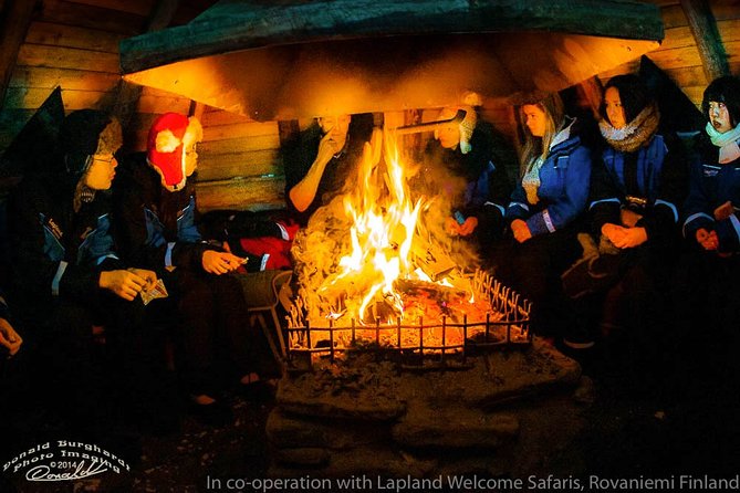 Northern Lights Photography Tour from Rovaniemi - The guides, food, and atmosphere