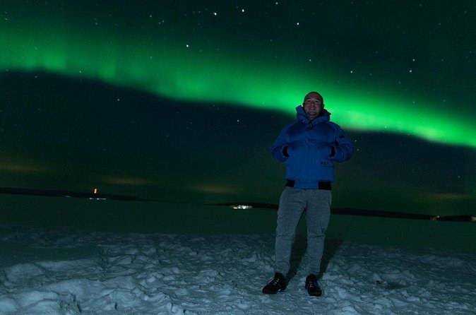 Northern Lights Rovaniemi: Guaranteed Tour with Local Guide - Hot coffee and tea on a cold evening