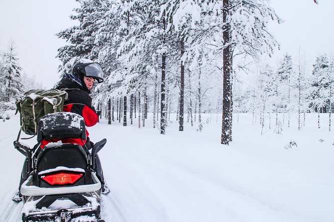 Northern Lights Snowmobile Driving Safari - Learning to handle a snowmobile after dark