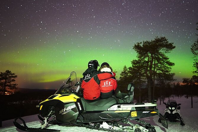 Northern Lights Snowmobile Hunt - Timing, pickup, and the practical details
