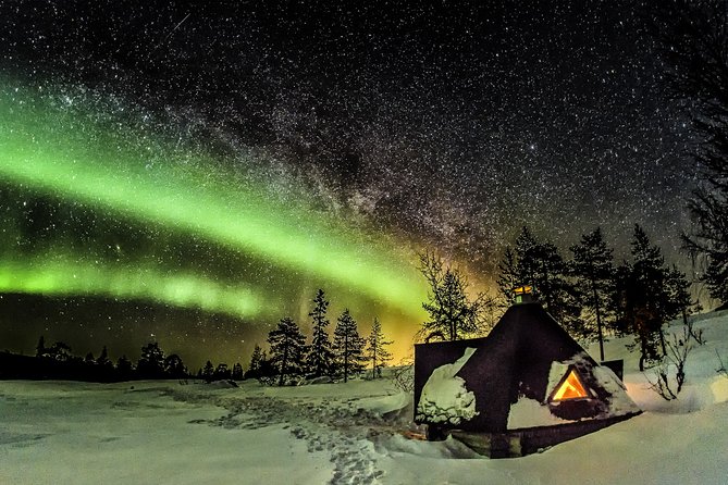 Northern Lights Snowmobile Sleigh Ride - The wooden watchtower and 360-degree horizon