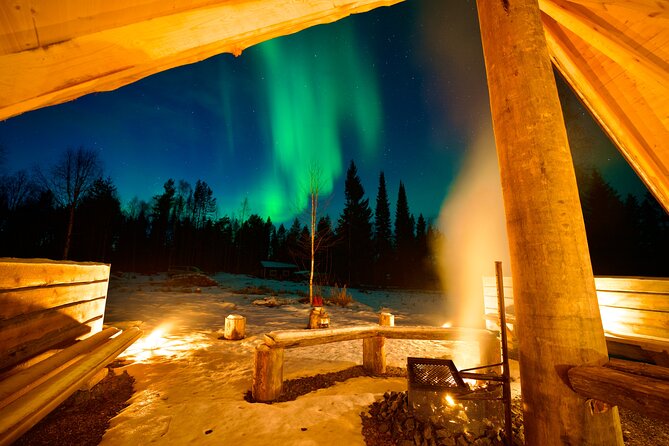 Northern Lights Tour in Atmospheric Cottage - Fire-cooked snacks and hot blueberry juice