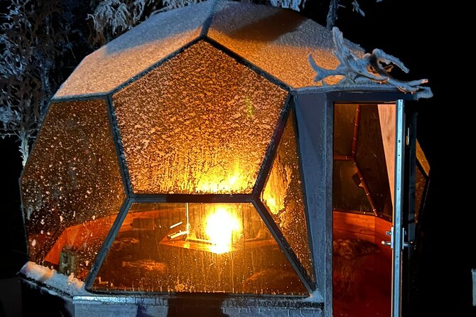 Private Glass Igloo Dinner on the Shore of Frozen Lake - A glass igloo made for a Lapland evening