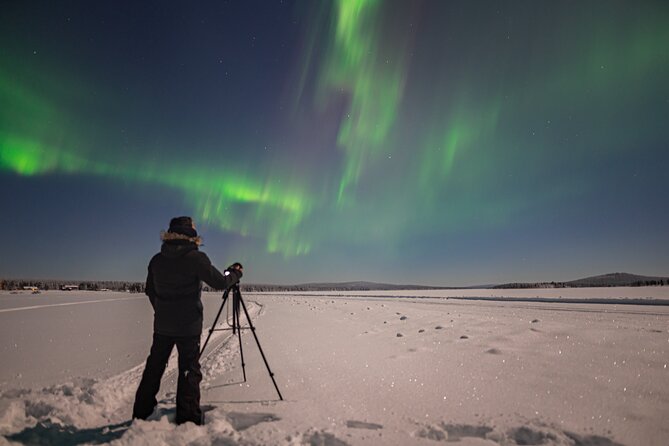 Private Northern Lights Photography Hunting - Photography is useful, but cold hands are part of the deal