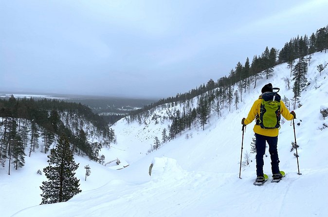 Private Snowshoeing Tour In Pyhätunturi With A Local Guide - A campfire meal with local ingredients
