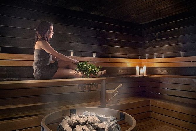 Private Traditional Lakeside Sauna with Midnight Sun - The 9 p.m. departure and the midnight sun