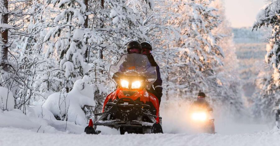 Rovaniemi: 2-Hour Snowmobiling Experience - Learning to handle the snowmobile