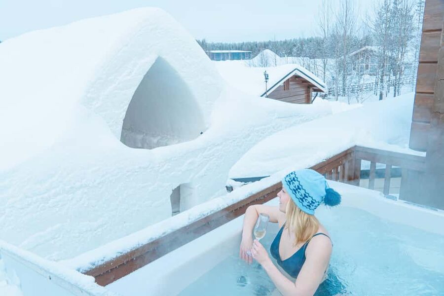 Rovaniemi: Arctic Snow Hotel Tour and Snow Sauna Experience - Why the Arctic SnowHotel feels different from a normal sauna visit