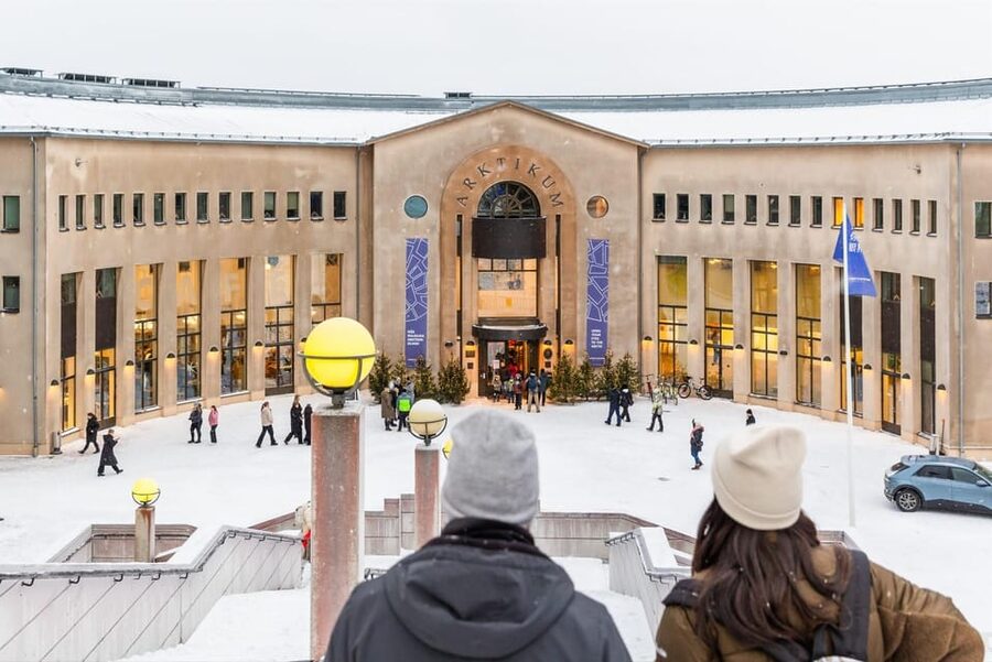 Rovaniemi: Arktikum Science Centre and Museum Entry Ticket - The café, library, and shop
