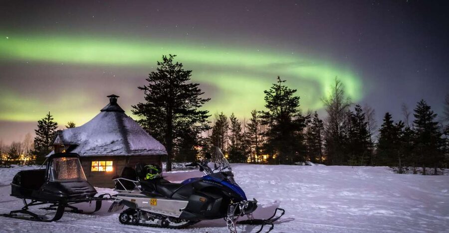Rovaniemi: Aurora Borealis Snowmobile Safari with Campfire - The campfire stop and a warm drink
