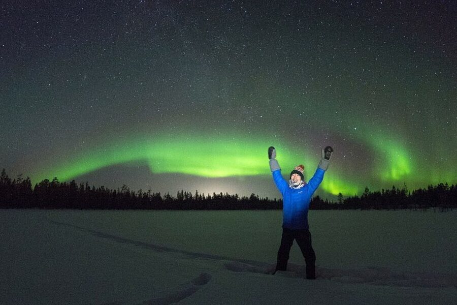 Rovaniemi: Aurora Borealis Tour - Guides who help you make the most of the night